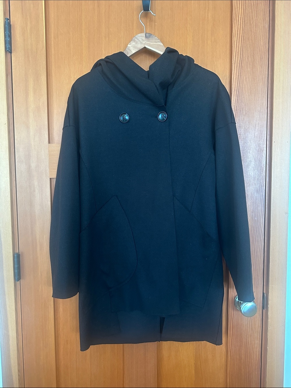 RUTI “Not Too Heavy Ponti Coat” in Black